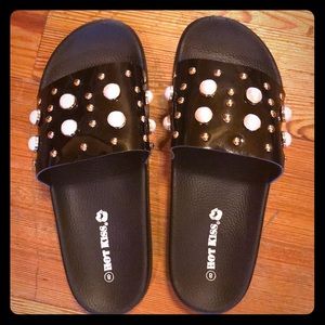NWT!  Cute Hot Kiss embellished sandals